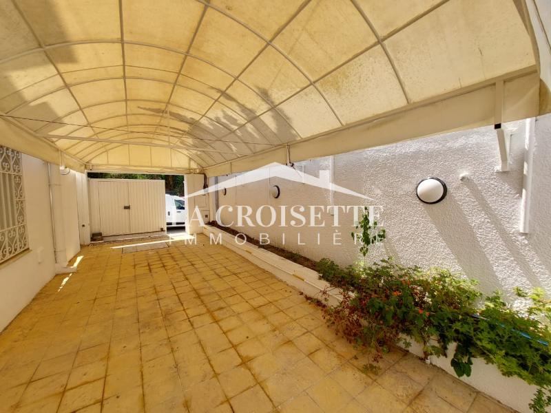 Etage de villa S+2 à La Marsa
